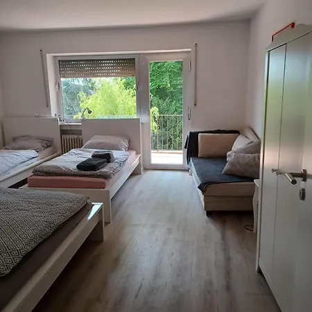 Zentrales Fuer Monteure Appartement